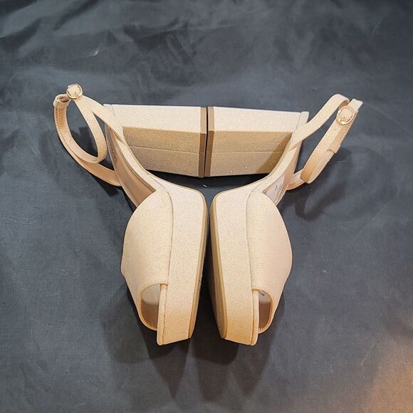 BRAND NEW BAMBOO BLOCK-HEEL ADJUSTABLE BUCKLE CLOSURE OPEN-TOE SANDAL - Picture 11 of 15